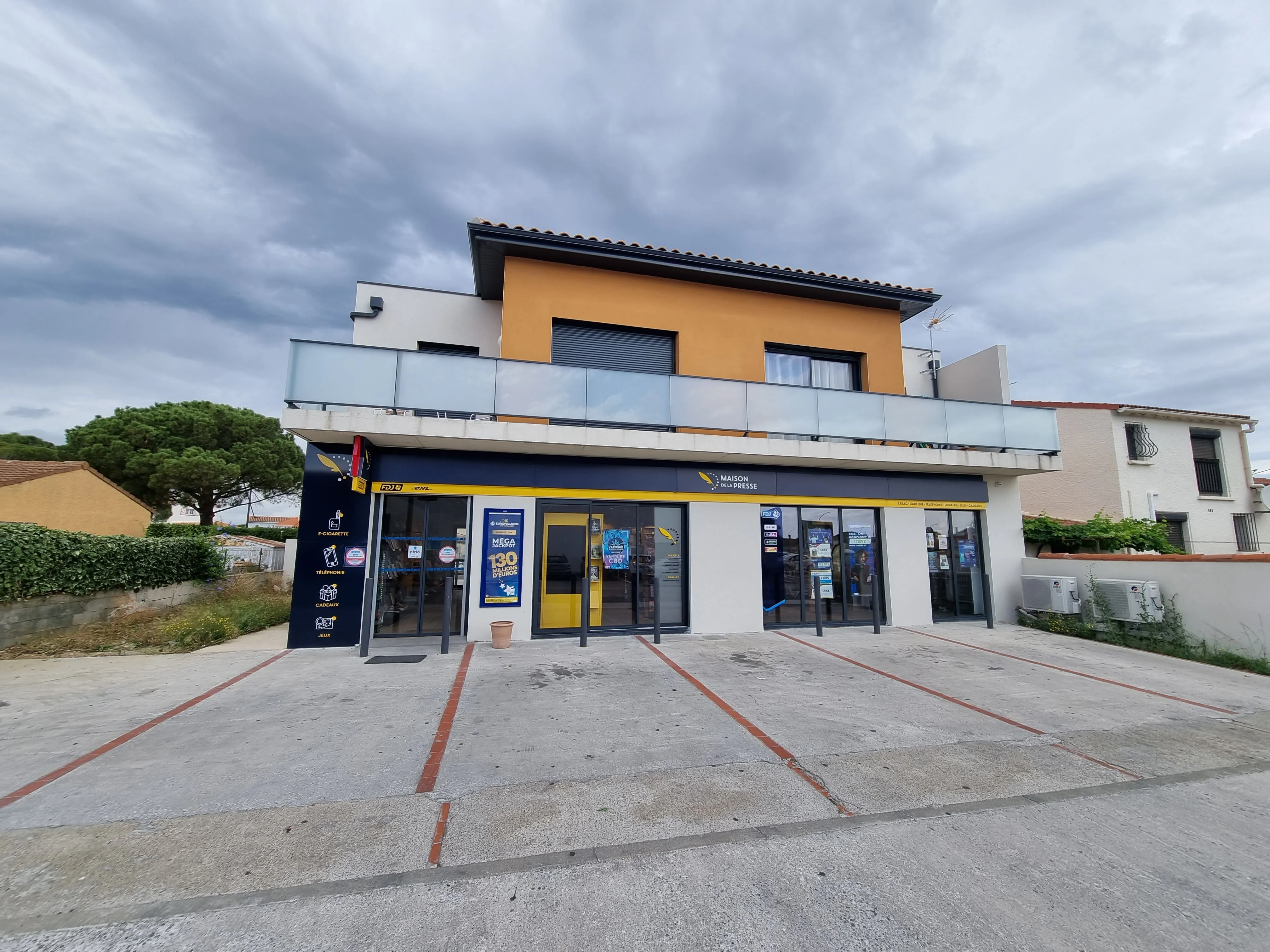 Store photo