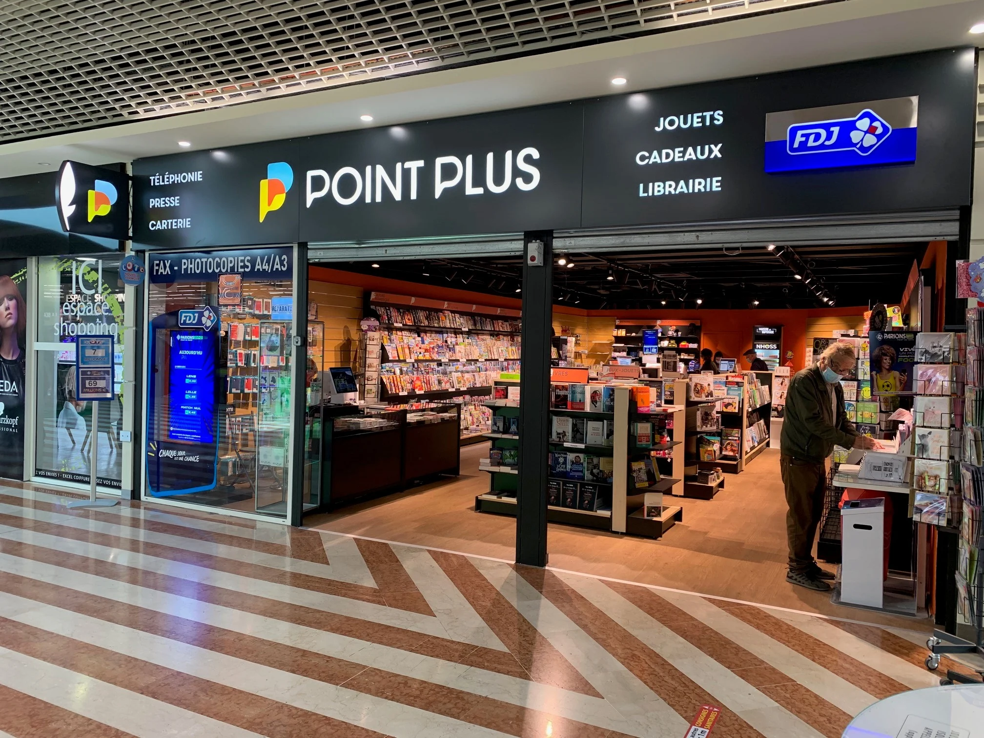 Store photo