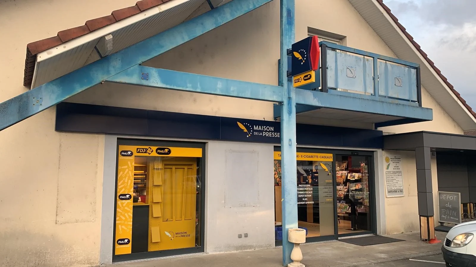 Store photo