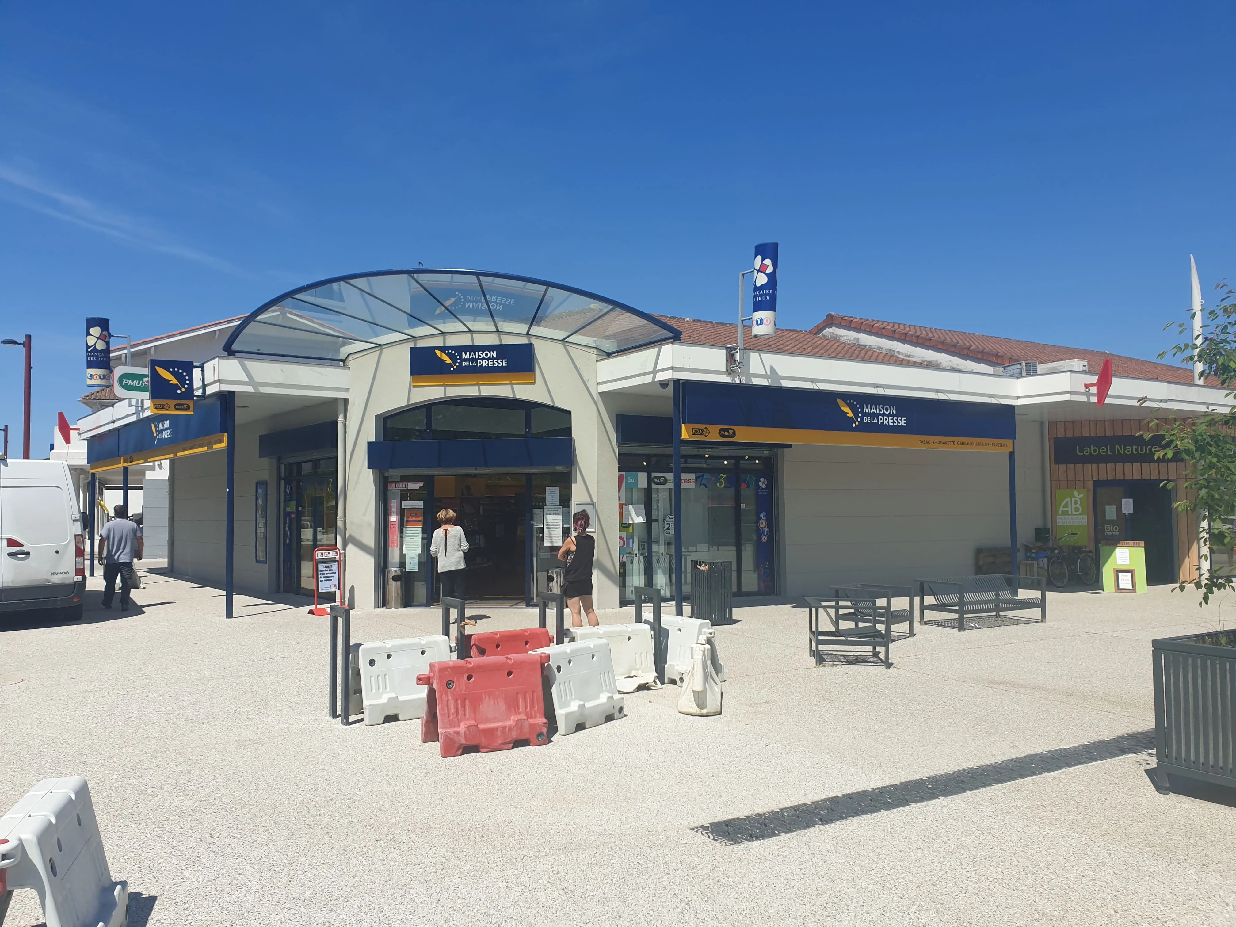 Store photo