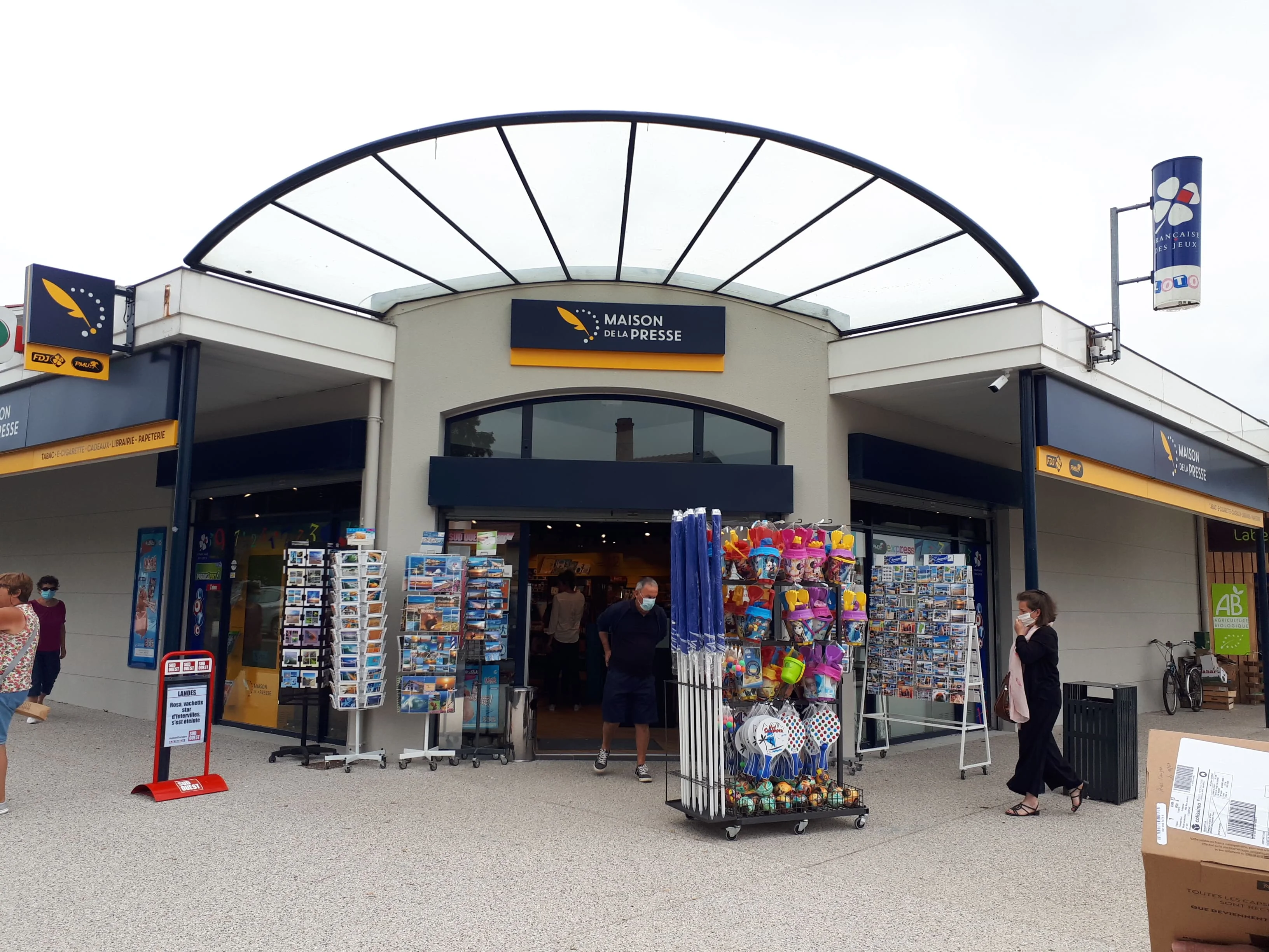 Store photo