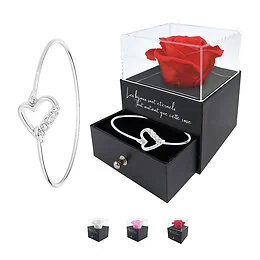 Boîte à bijoux rose éternelle et bijou So Charm Modèle aléatoire