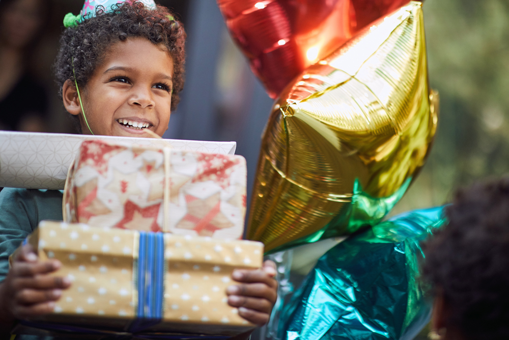 10 idées de cadeaux pour vos enfants qui ont déjà trop de bébelles
